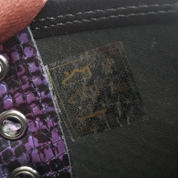 Dr. Martens 1460 Snakeskin emboss lace up boots - Picture 12 of 12